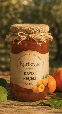 Kavanozda ev yapımı kayısı reçeli